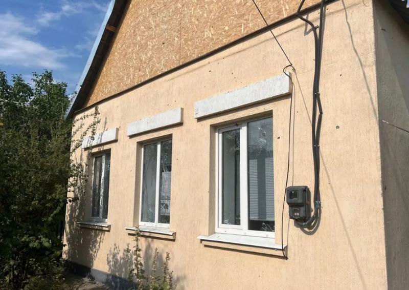 Враг атаковал четыре района Днепропетровщины: 12 человек ранены, повреждены частные дома и админздания