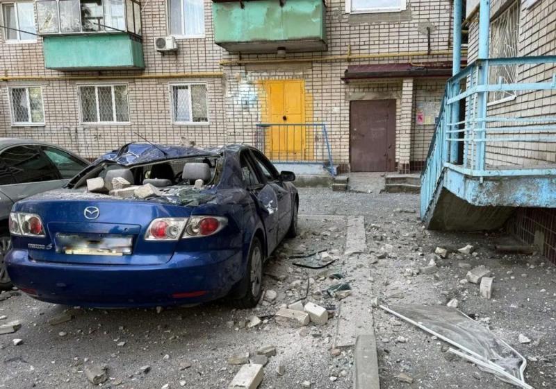 Враг атаковал Никопольщину более 15 раз за день: пострадал человек