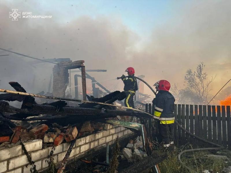 Взрывы в Житомирской области: спасатели показали последствия