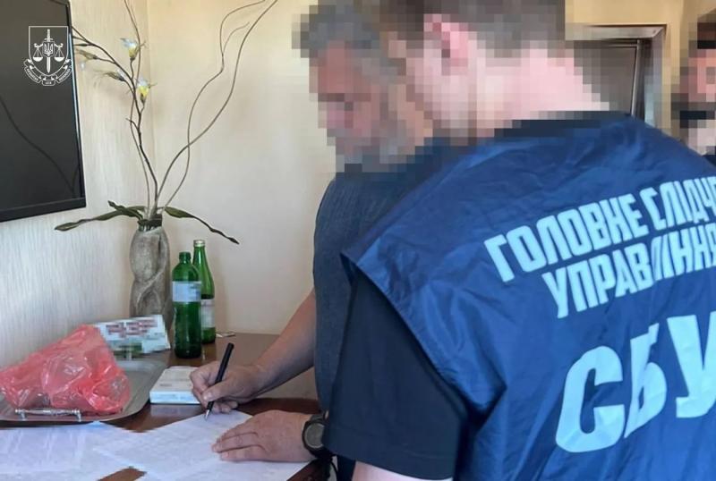 Задержан депутат Волынского облсовета, помогавший уклонистам выехать за границу за $5000