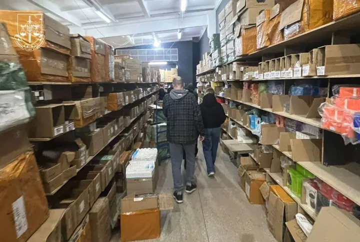24 миллиона на подделках: в Днепре накрыли схему продажи фейковых гаджетов известного бренда