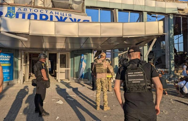 Авиаудар по Запорожью: число пострадавших возросло до 19 человек