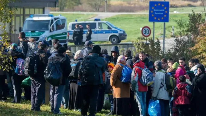 Беженцы в Австрии проваливают экзамены по немецкому языку ради сохранения помощи от государства - Bild