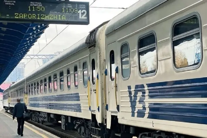Большинство поездов возвращаются к графику, движение возобновят 29 августа - "Укрзализныця"