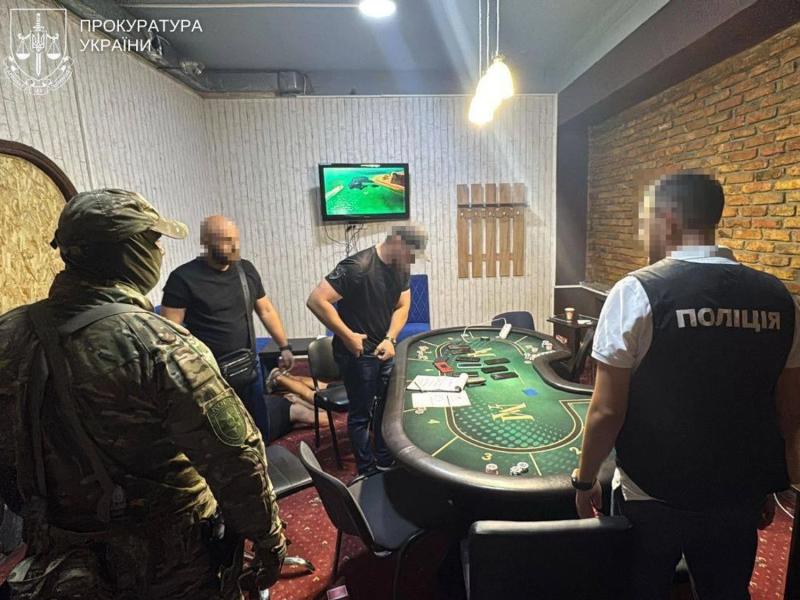 Доход за одну ночь до 1,2 млн грн: в Одесской области задержали уголовника, организовавшего нелегальный покерный клуб