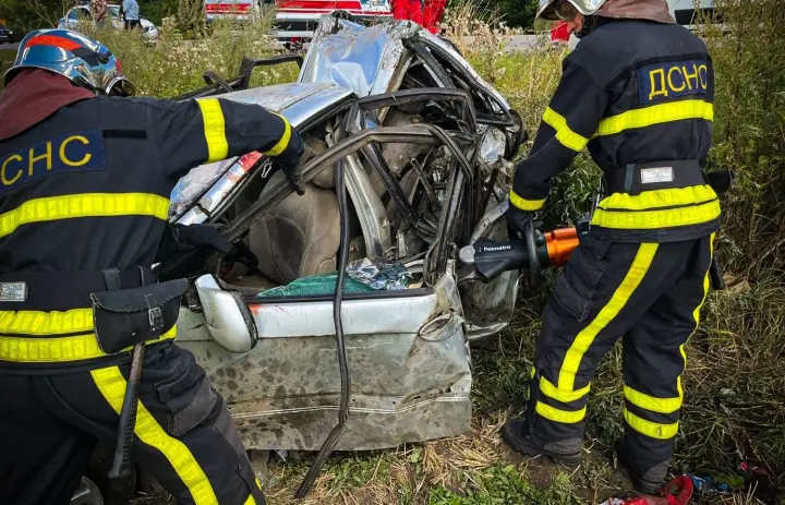 ДТП на трассе Киев-Одесса: Citro&euml;n столкнулся с Volvo, трое погибших, среди них - ребенок