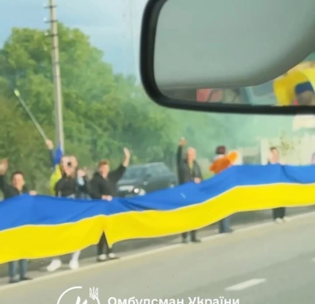 Герои возвращаются домой: Лубинец показал, как трогательно встречали освобожденных пленников