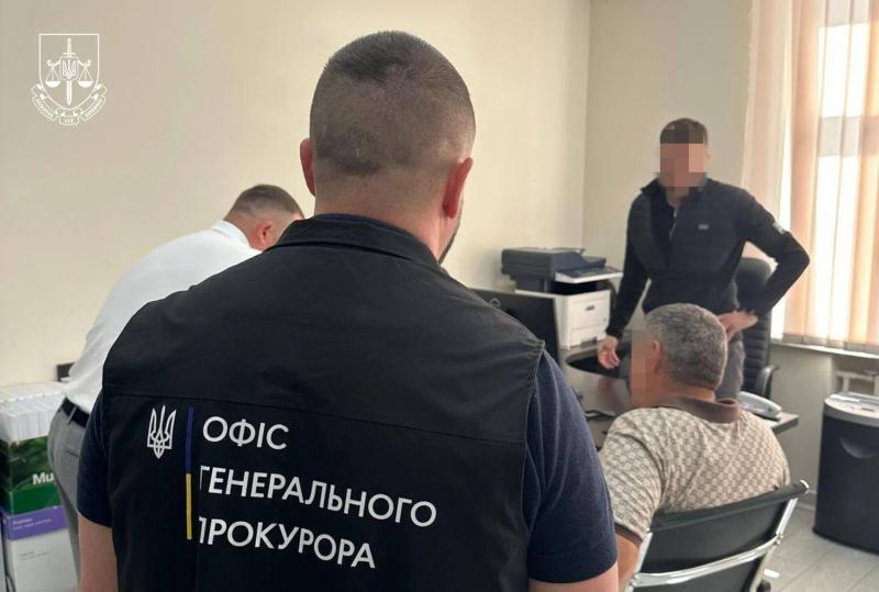 Использовал спасателей на собственных стройках: начальнику ГСЧС Винницкой области сообщили о подозрении