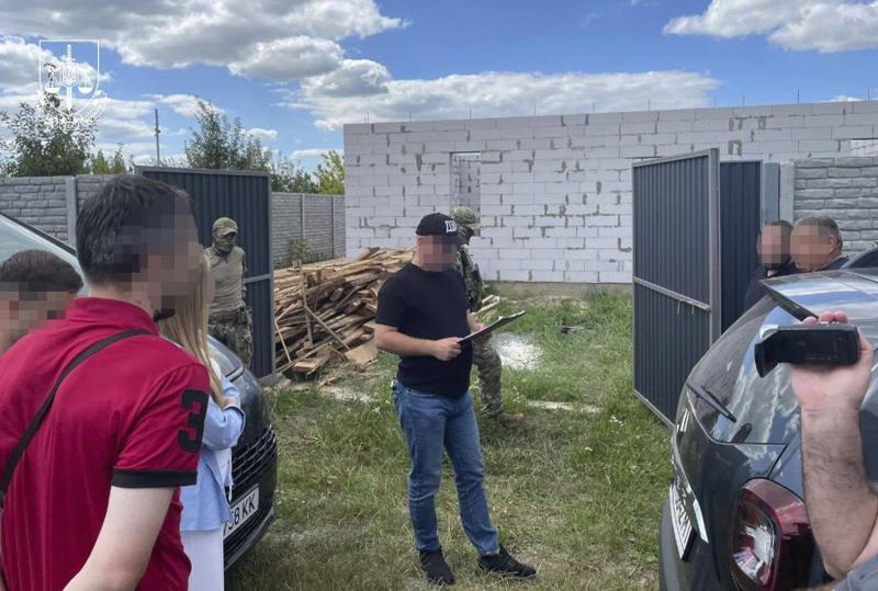 Использовал спасателей на собственных стройках: начальнику ГСЧС Винницкой области сообщили о подозрении