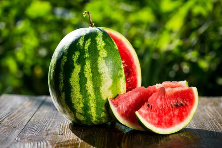 Как правильно выбрать спелый, сладкий и по-настоящему вкусный арбуз