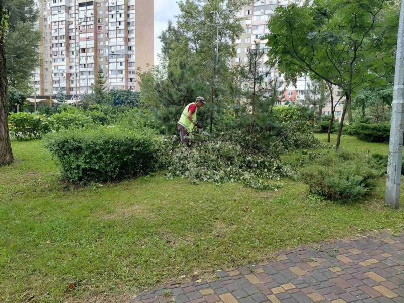 Ливень в Киеве 6 августа: где было перекрыто движение транспорта, фото и видео