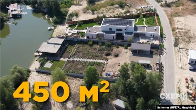 Лондон и поместье за 70 миллионов: СМИ исследовали роскошный образ жизни семьи топ-таможенника Комара