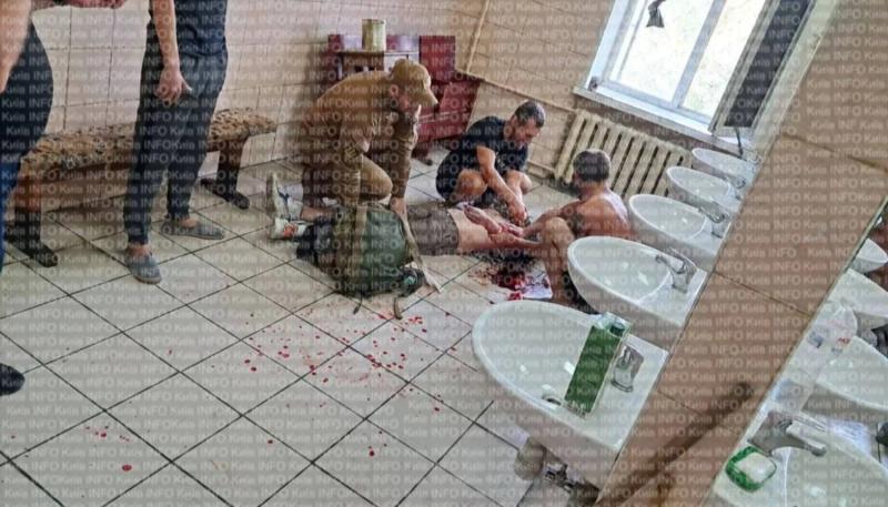 Мобилизованный порезал себя в ТЦК Киева: реакция центра не заставила себя ждать