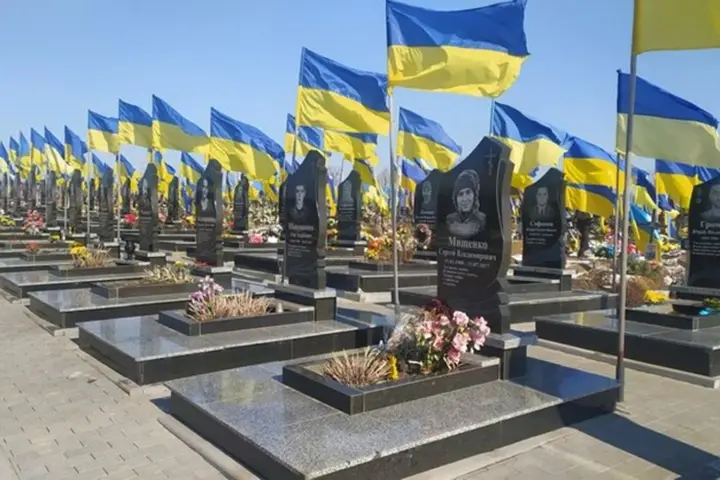 На Национальном военном кладбище начались захоронения: министр рассказала детали