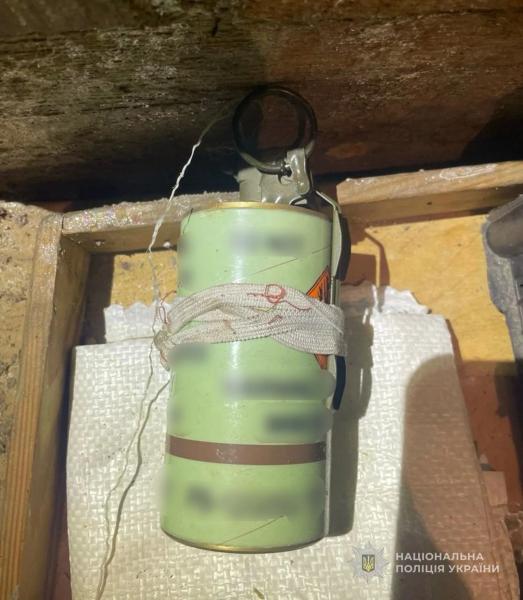 На Волыни разыскиваемого за самовольное оставление части мужчину задержали за взрыв и арсенал оружия дома