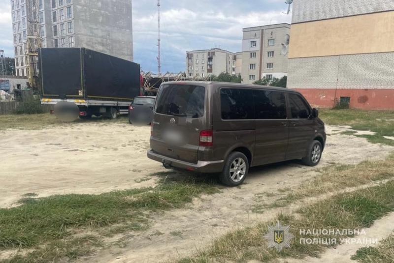 На Волыни разыскиваемого за самовольное оставление части мужчину задержали за взрыв и арсенал оружия дома