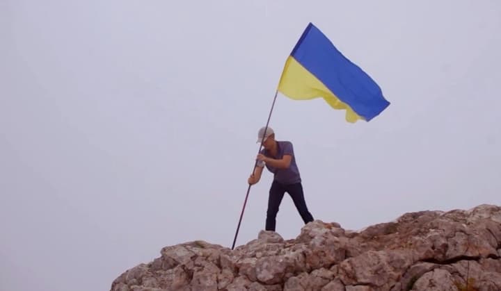 Росли в условиях унижения: из оккупированного Крыма эвакуировали двух украинских граждан в возрасте 21 и 22 лет