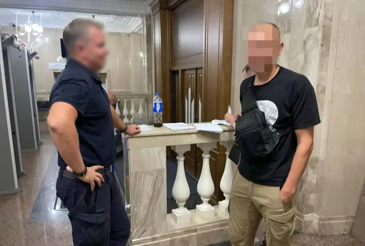 Схема на границе: разоблачена группировка правоохранителей и военных, переправлявших призывников за 5 тысяч долларов