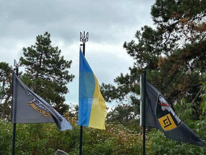 Символ несокрушимости украинского народа: в Одессе открыли памятник сопротивлению