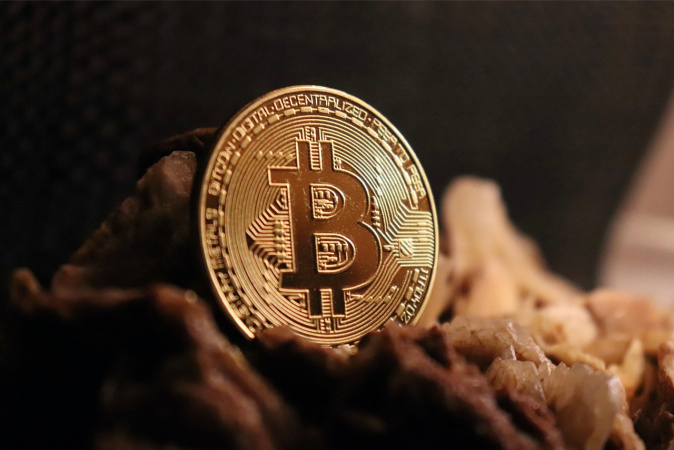 Strategy провела найбільше крипто-IPO 2025, Bitmain відкриє виробництво у США: що нового