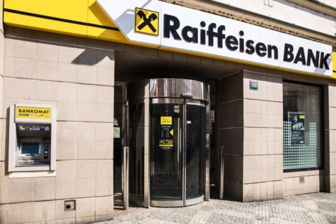 Суд у росії зняв арешт з «дочки» Raiffeisen Bank
