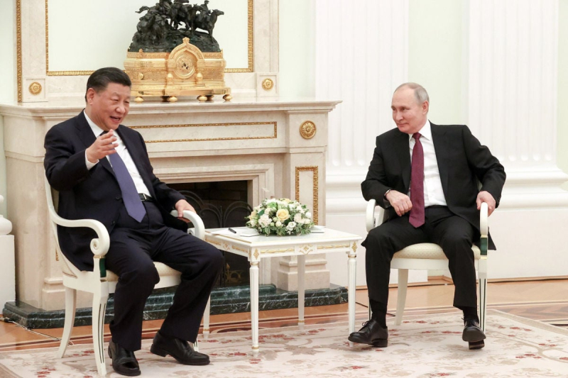 Торговля РФ с Китаем продолжает падать перед встречей Путина и Си