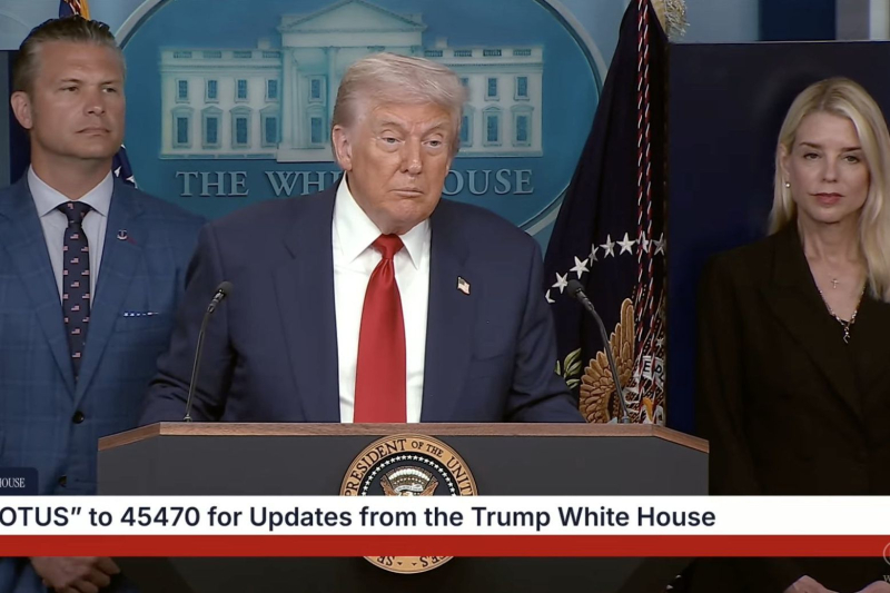 Трамп давит на Зеленского перед саммитом на Аляске: детали