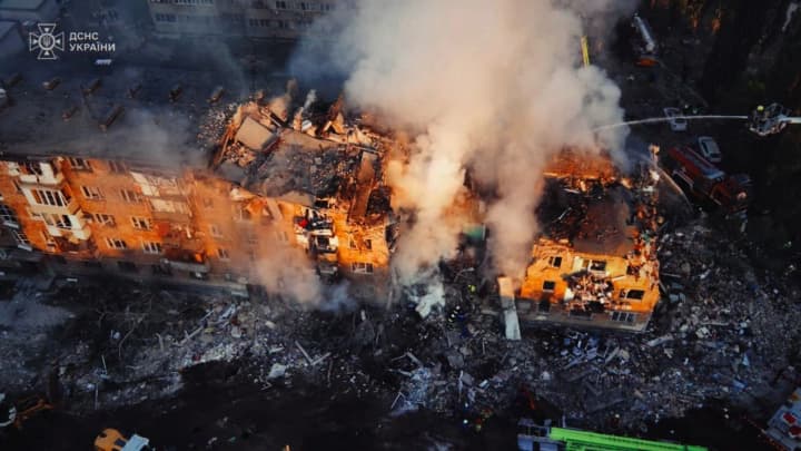 Удар по Киеву в ночь на 28 августа: ликвидация последствий обстрела завершена