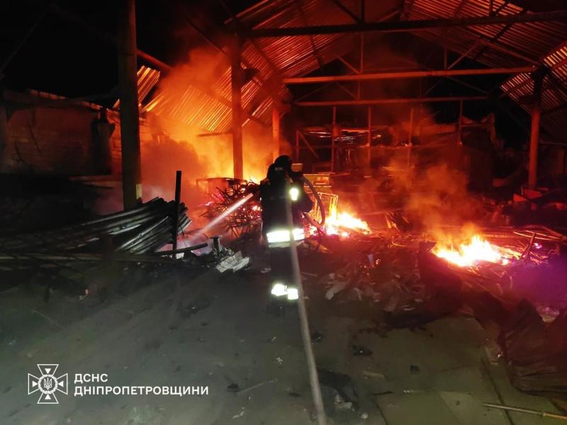 За прошедшие сутки враг атаковал Днепропетровщину, возникли возгорания и разрушения нескольких предприятий