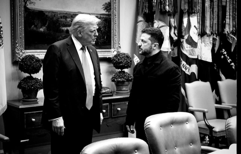 Зеленский вручил подарок Трампу, переданный воином ВСУ: президент США не остался в долгу