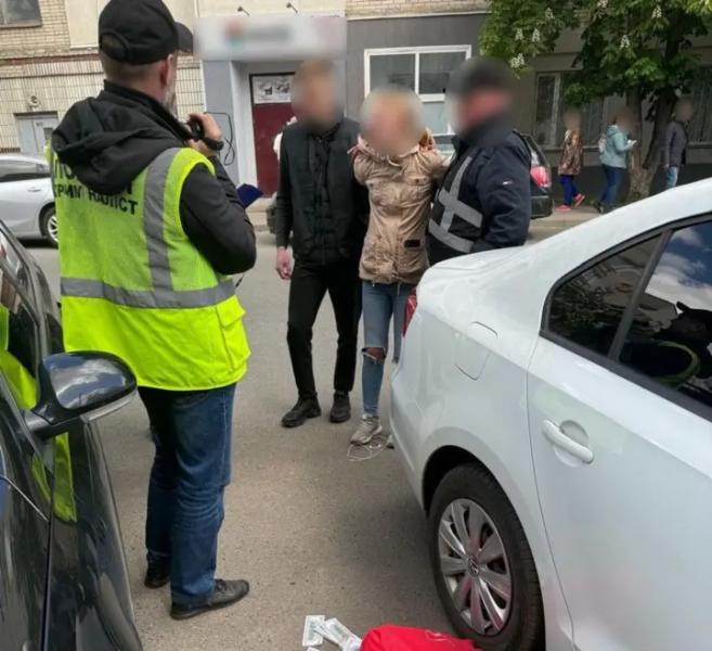 Жительница Сумщины пыталась продать младенца за 30 тысяч долларов: что решил суд