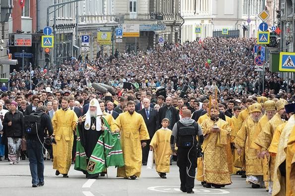 120 тысяч на улицах Москвы: крестный ход вскрыл слабость путинского режима