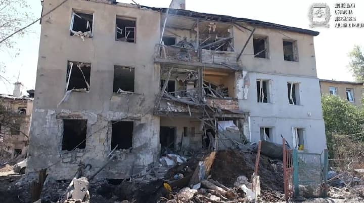 17-летняя девушка получила контузию, остальные – осколочные ранения: последствия обстрела рашистами Дружковки в Донецкой области