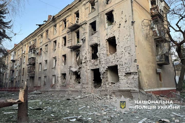 Число пострадавших от ударов РФ по Краматорску возросло до 11: показали последствия