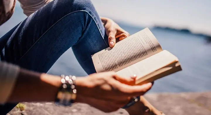 День чтения книги и День бороды: что еще отмечают 6 сентября