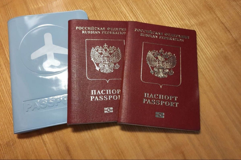 Европа готовится лишить виз россиян и ограничить дипломатов РФ: СМИ о 19-м санкционном ударе ЕС