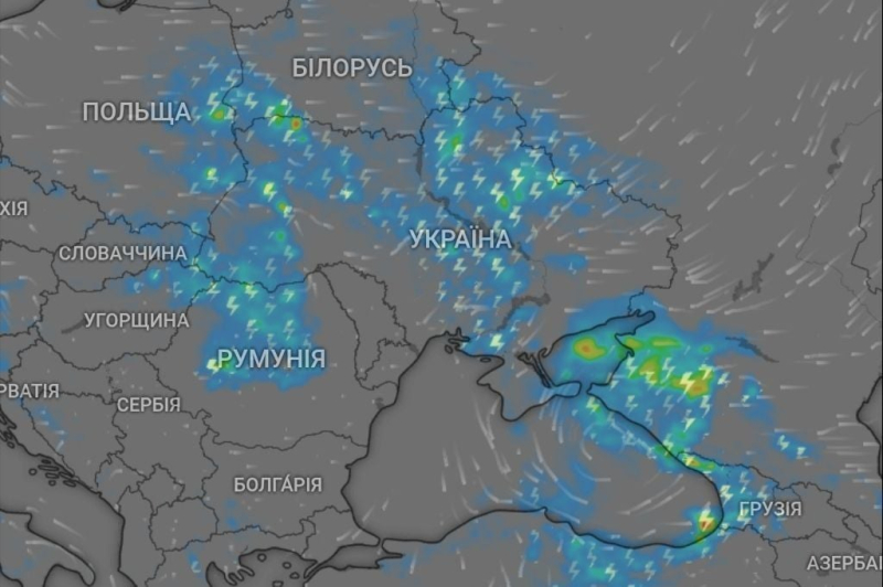 Грозовой фронт накроет Украину: синоптики предупреждают о шквалах и граде