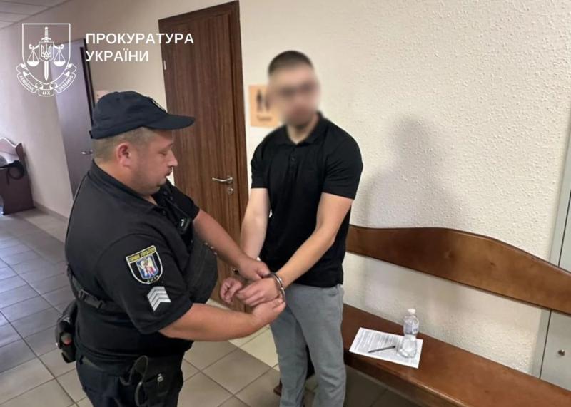 Юрист организовал выезд разыскиваемого мужчины за 34 тысячи евро - его задержали