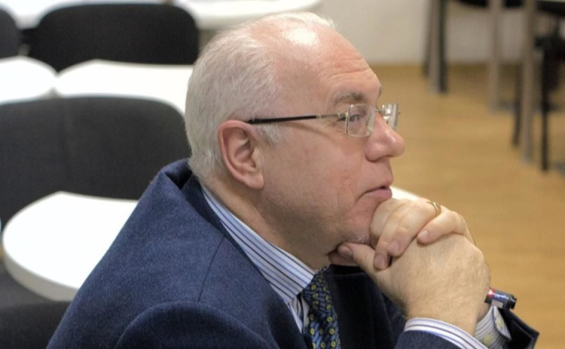 "К этому дело идет", – Липсиц назвал назвал три фактора, сочетание которых развалит Россию