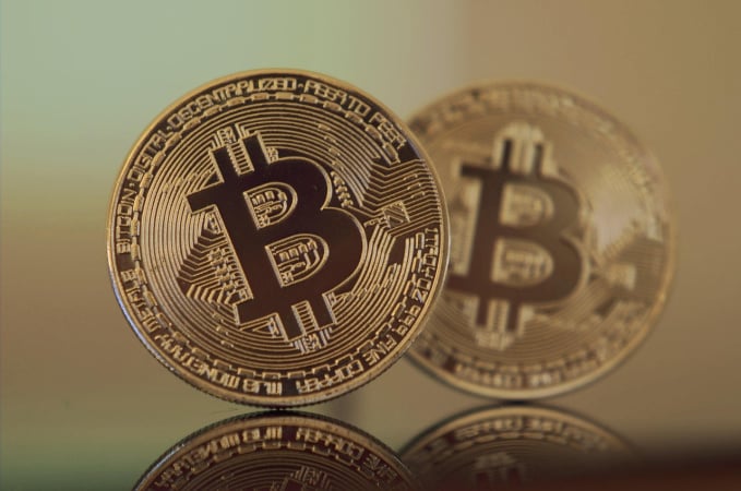 Крипторинок у червоній зоні: Біткоїн впав нижче $112 000, Ethereum — $4 000