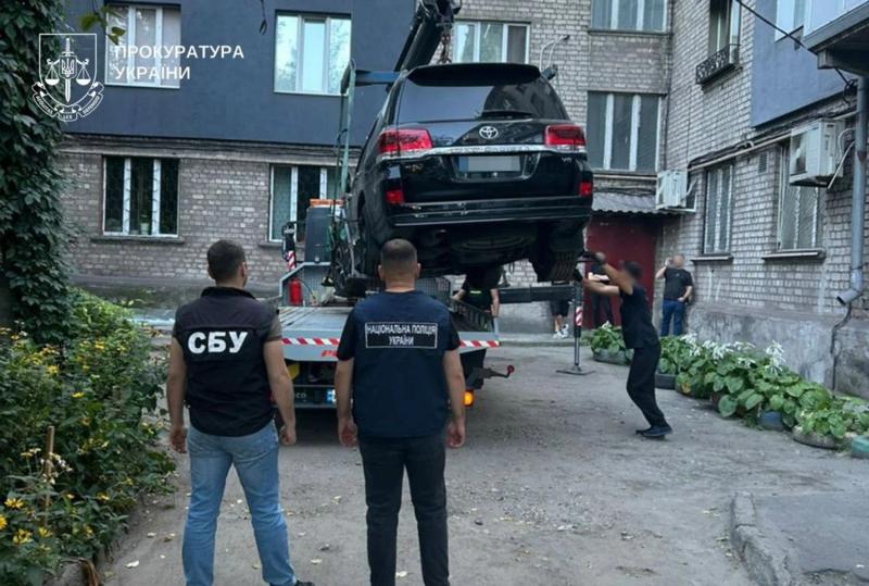 На Франковщине разоблачили группу, которая терроризировала бизнес в Украине: среди задержанных - "смотрящий" Коломыи