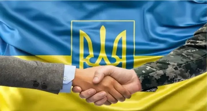 Не менее 15% поступлений на поддержку армии дают украинские общины - Зеленский