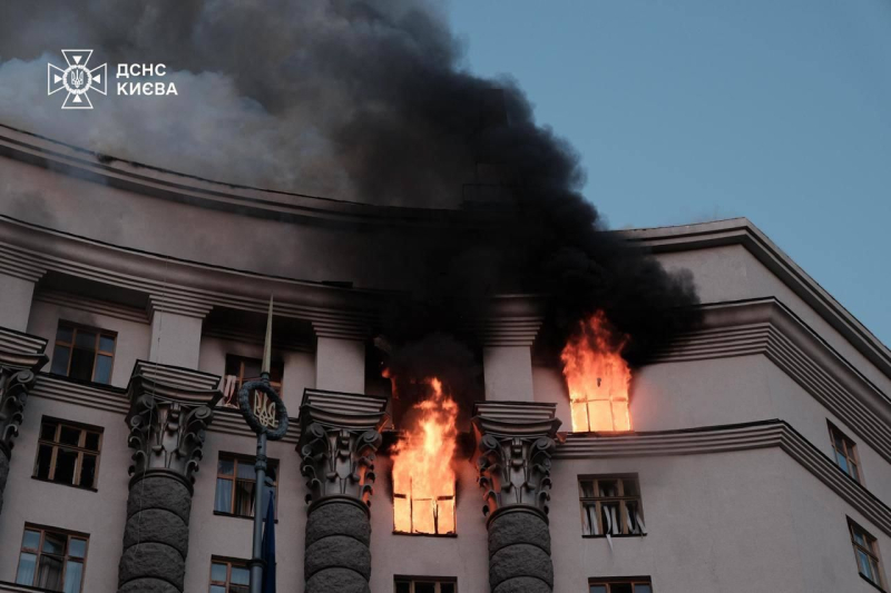 Ночью "Шахедам" РФ удалось пробить самую плотную зону ПВО Украины - The NYT