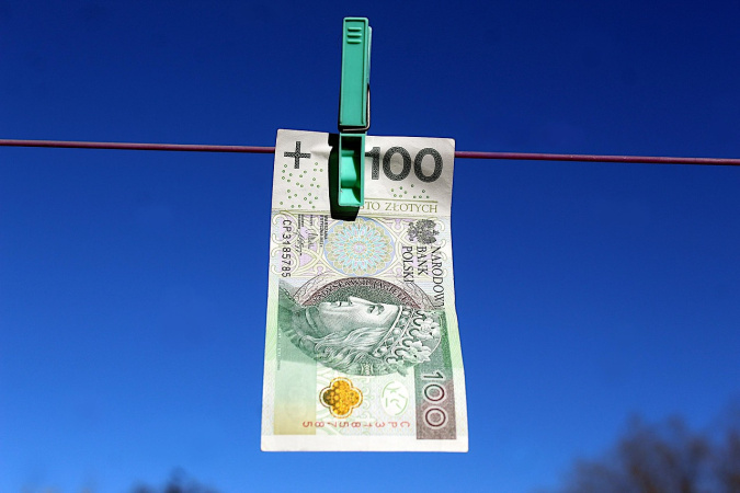 Польські акції та злотий падають після атаки російських безпілотників