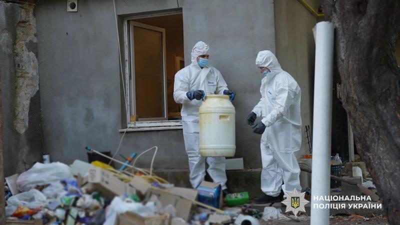 Поставляли психотропы по Украине и за границу: в Одессе разоблачили наркокартель, в который входила несовершеннолетняя