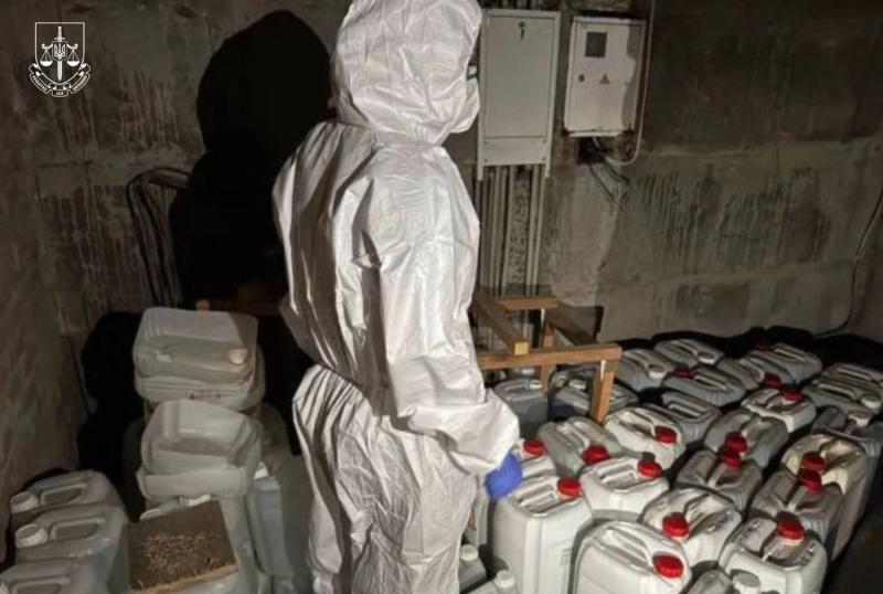 Производили и сбывали психотропы по всей Украине: на скамье подсудимых окажутся члены преступной группы