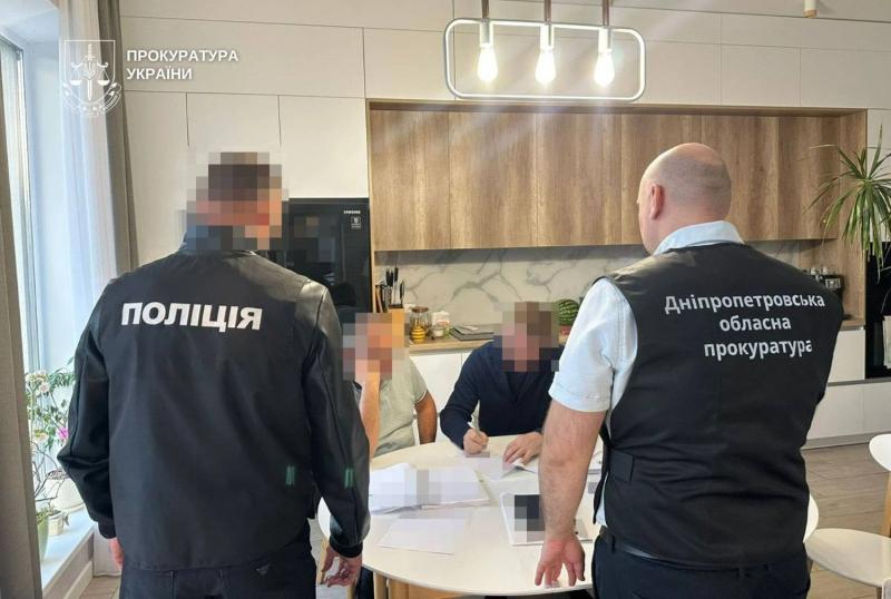 Растратили миллионы на закупках и ремонте: должностным лицам Днепровского горсовета и подрядчикам объявили подозрение