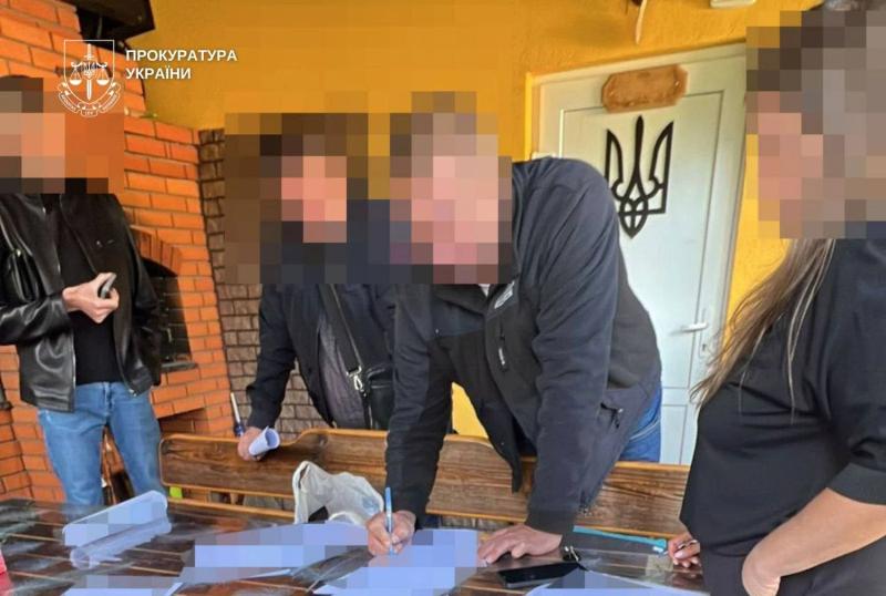 Растратили миллионы на закупках и ремонте: должностным лицам Днепровского горсовета и подрядчикам объявили подозрение