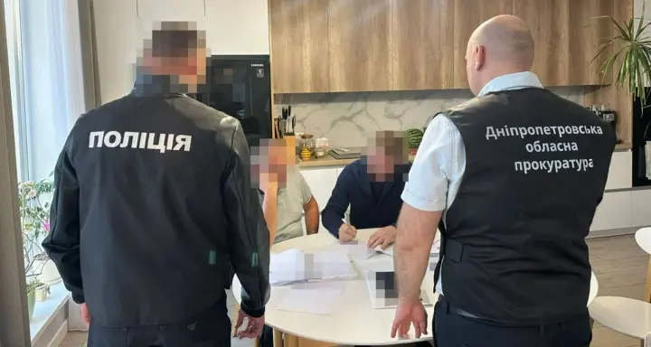 Растратили миллионы на закупках и ремонте: должностным лицам Днепровского горсовета и подрядчикам объявили подозрение