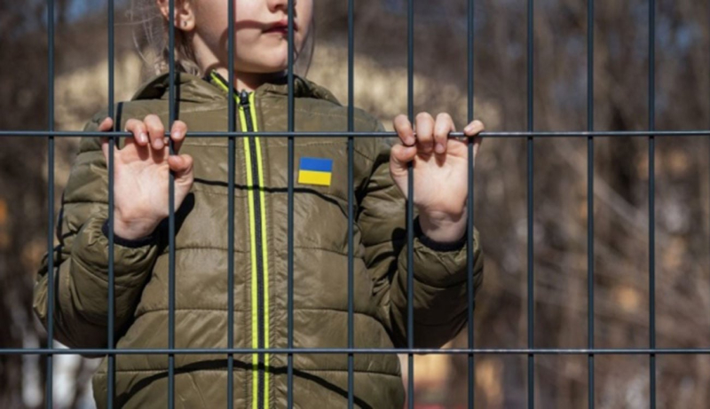 Россия эксплуатирует похищенных в Украине детей на военных объектах – The Telegraph